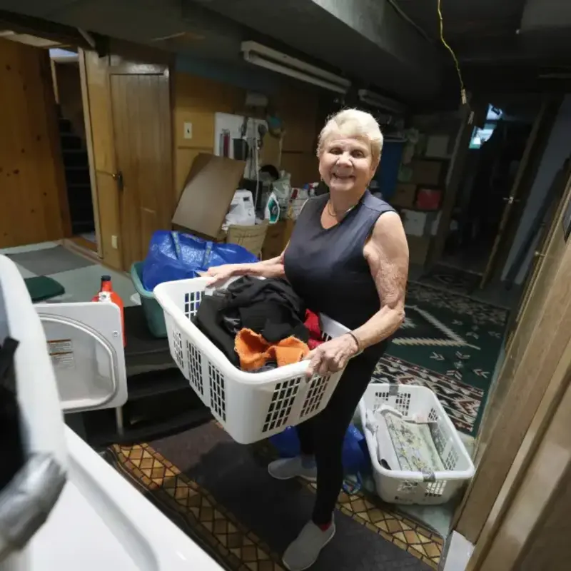 Retired nurse doesn’t mind doing laundry to help raise money for Children’s Hospital Foundation. Donna Askew has been doing other people’s laundry for more than 20 years, but she doesn’t mind. It’s all for a good cause.

It’s fair to say Askew has washed, dried, mended and hung up thousands of shirts, blouses, dresses, T-shirts and trousers during her tenure as volunteer laundress at the Nearly New Shop at 961 Portage Ave.